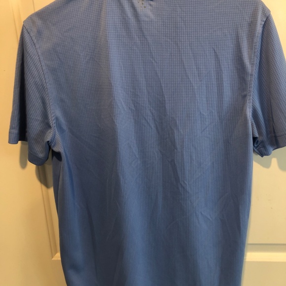 Izod gold polo - Picture 2 of 3